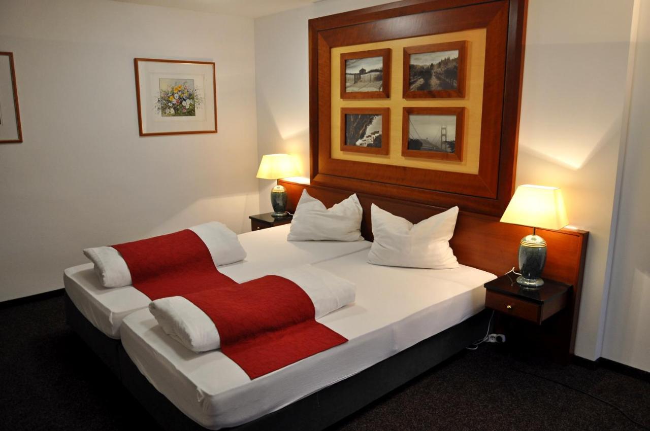 Hotel U Bileho Kone Loket Kültér fotó