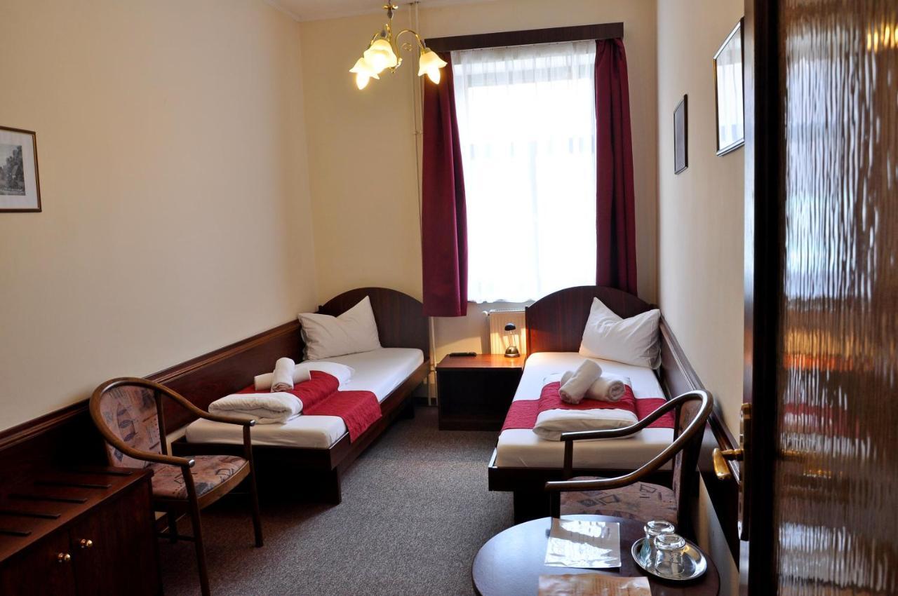 Hotel U Bileho Kone Loket Kültér fotó